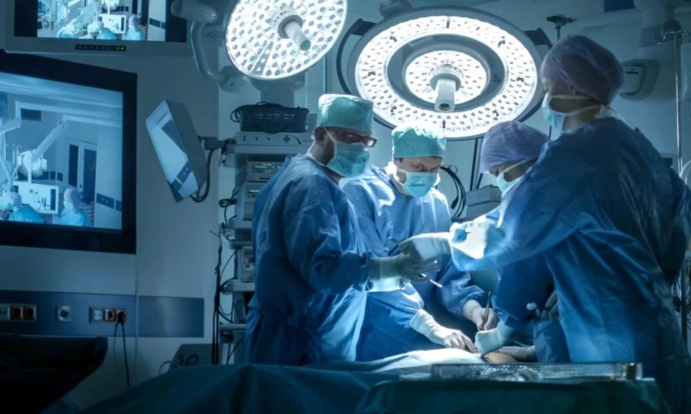 Πάτρα: Αγώνα δίνουν οι γιατροί να σώσουν 49χρονο με σφαίρα στο πρόσωπο